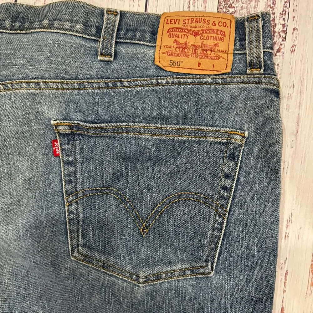 Levi’s 550 Relaxed Jeans Men’s 48x32 Light Wash